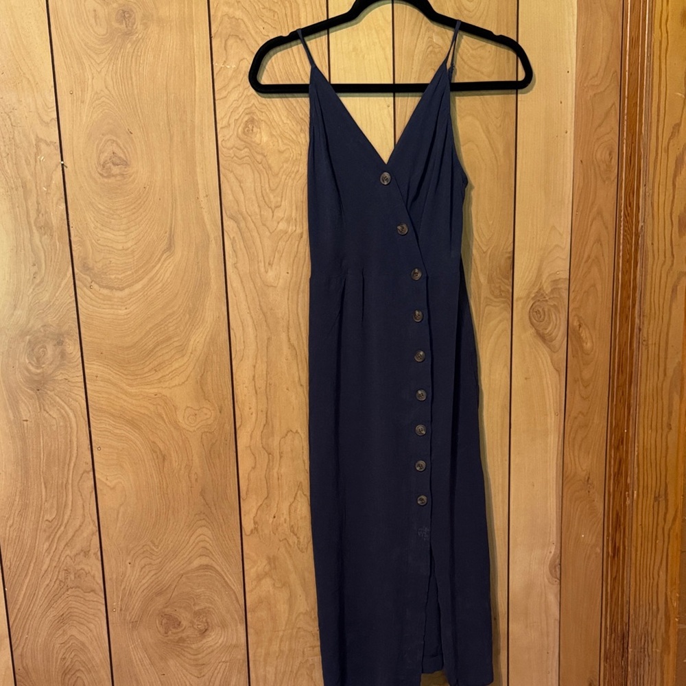 Chic Navy Button-Front Midi Dress
